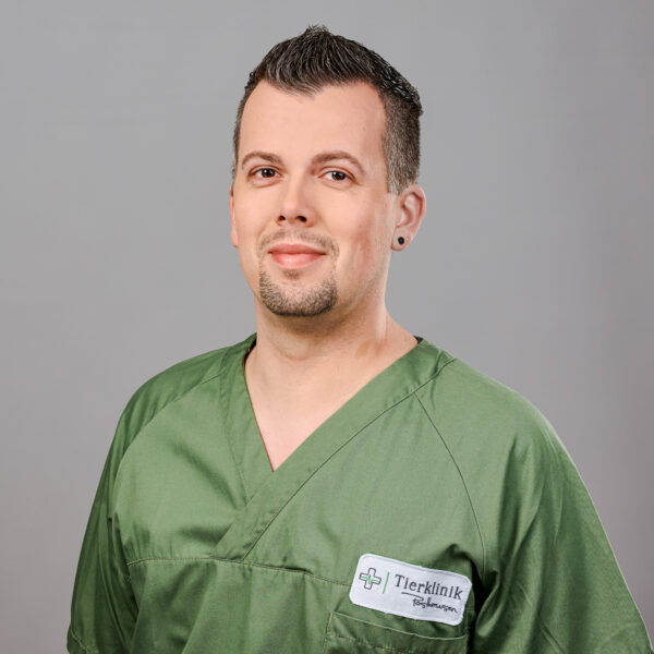 Portraitfoto von Dennis Beuße
