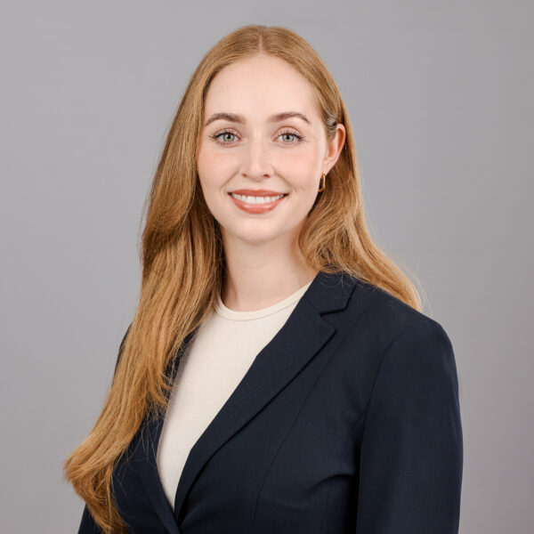 Portraitfoto von Jacqueline Kneisel